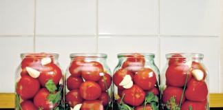 Tomatoes with plums: recipes for the winter