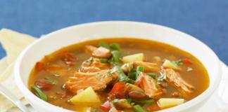 Trout fish soup, ulo at buntot, buo: classic at Finnish recipe Recipe ng homemade trout fish soup