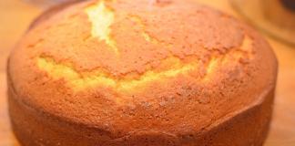 How to bake a delicious fluffy sponge cake at home