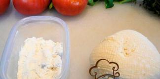 Νόστιμο σπιτικό τυρί cottage από γάλα: συνταγή, μαγειρικά χαρακτηριστικά και συστάσεις